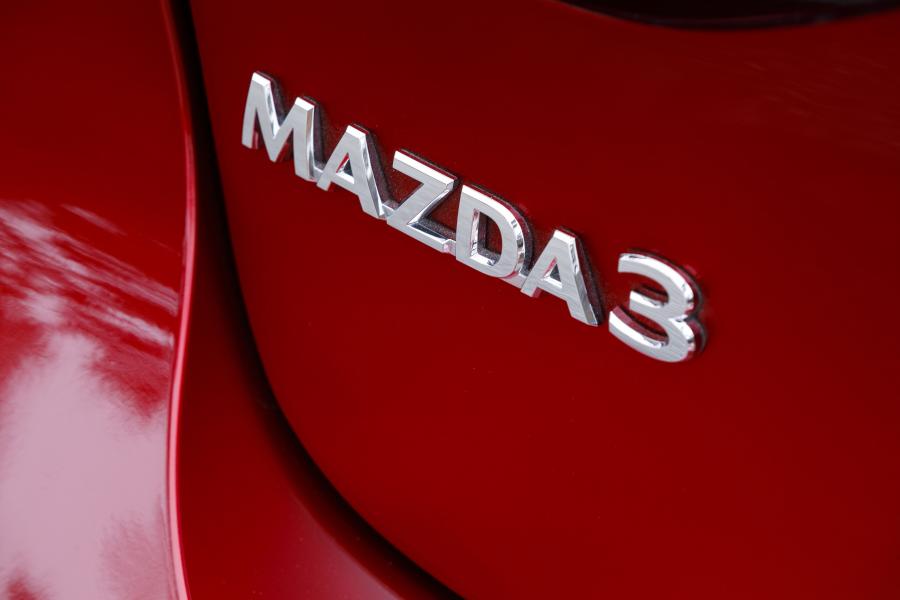 Логотип Mazda3 Hatchback 2019 года  (NA) (фото 39 из 61)